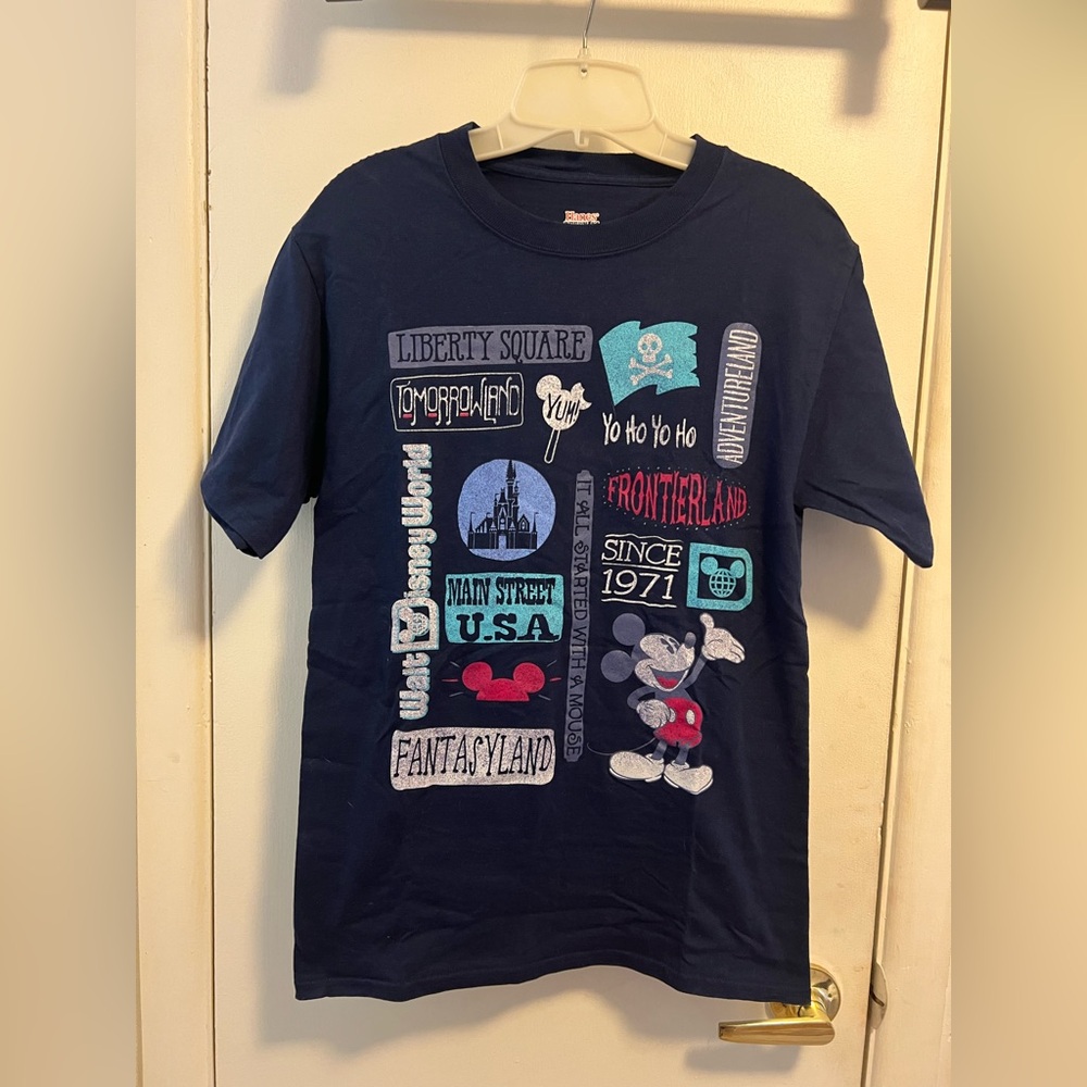 S unisex Walt Disney World Magic Kingdom T-shirt